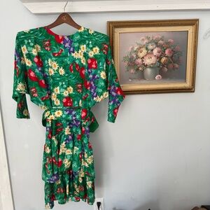 Gillian 80’s Vintage Silk Floral Ruffle dress‎  Dress in Green and Red size 8